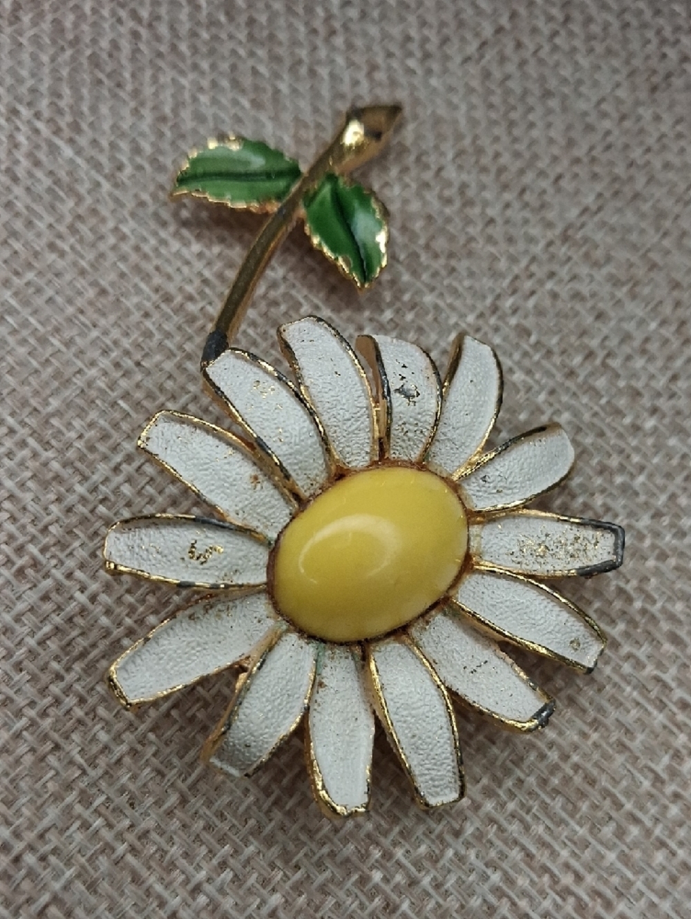 Gold Tone Daisy Flower Brooch White Enamel Floral Pin Cottagecore OS - Picture 2 of 6